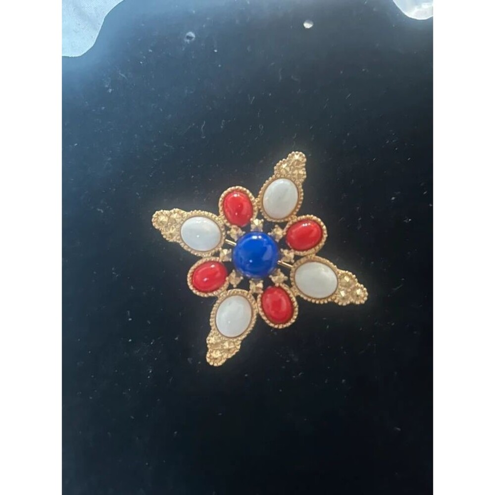 Vintage 1970s Sarah Coventry Americana Maltese Cross Brooch